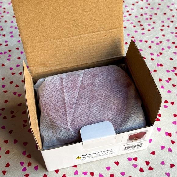 Brand New in Box Red Heart Jewelry Case - Picture 16 of 16